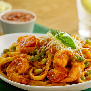 Pasta con camarones en salsa de jitomate y chipotle